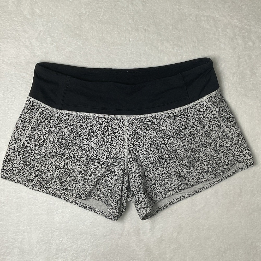 Lululemon Ditsy‎ Daisy Stretch White/Black Run Times Short Women's Size 8